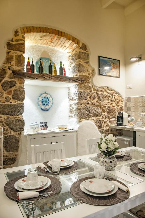 Domo Sa Barra Bed and Breakfast SantʼAntìoco Buitenkant foto
