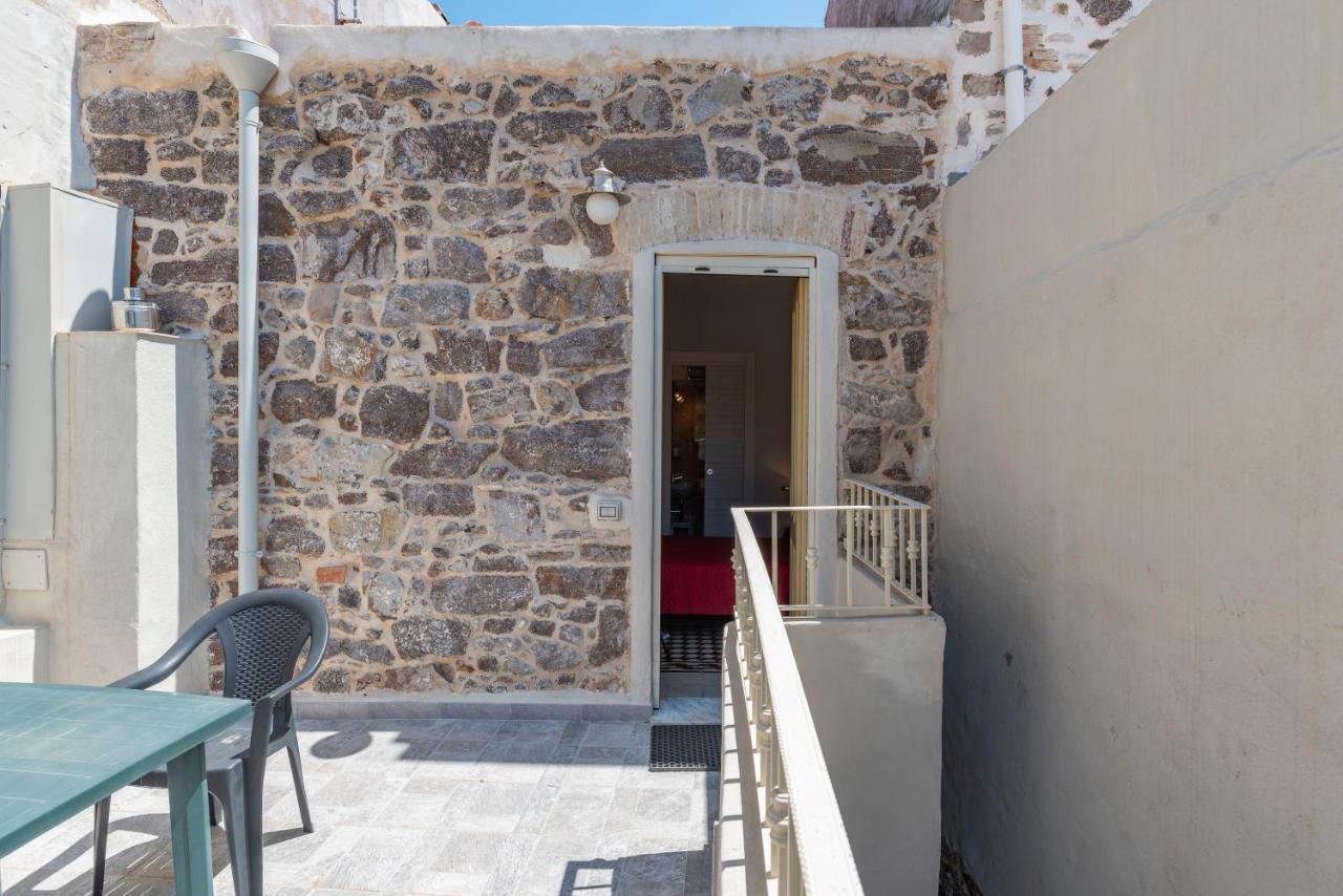 Domo Sa Barra Bed and Breakfast SantʼAntìoco Buitenkant foto