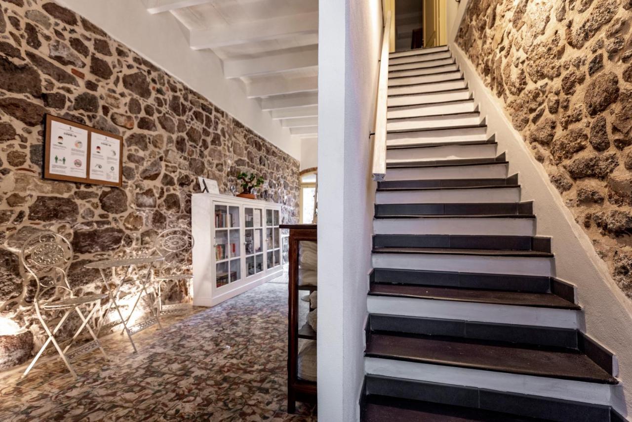 Domo Sa Barra Bed and Breakfast SantʼAntìoco Buitenkant foto