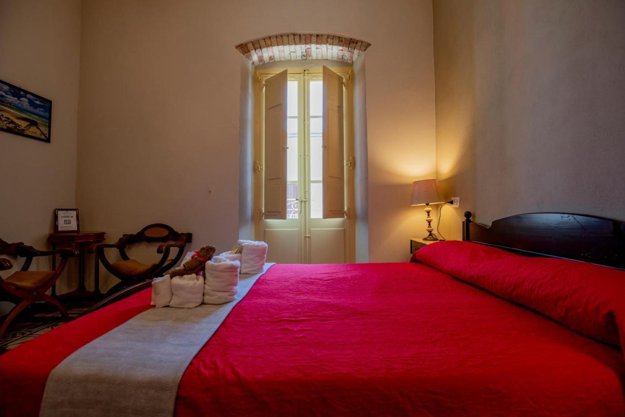 Domo Sa Barra Bed and Breakfast SantʼAntìoco Buitenkant foto