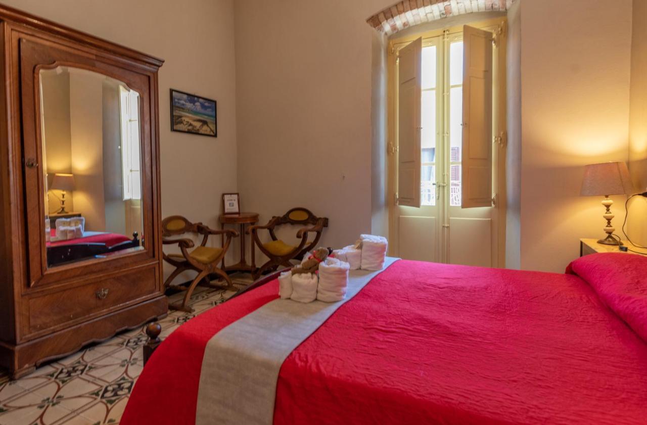 Domo Sa Barra Bed and Breakfast SantʼAntìoco Buitenkant foto