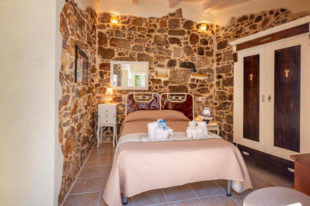 Domo Sa Barra Bed and Breakfast SantʼAntìoco Buitenkant foto